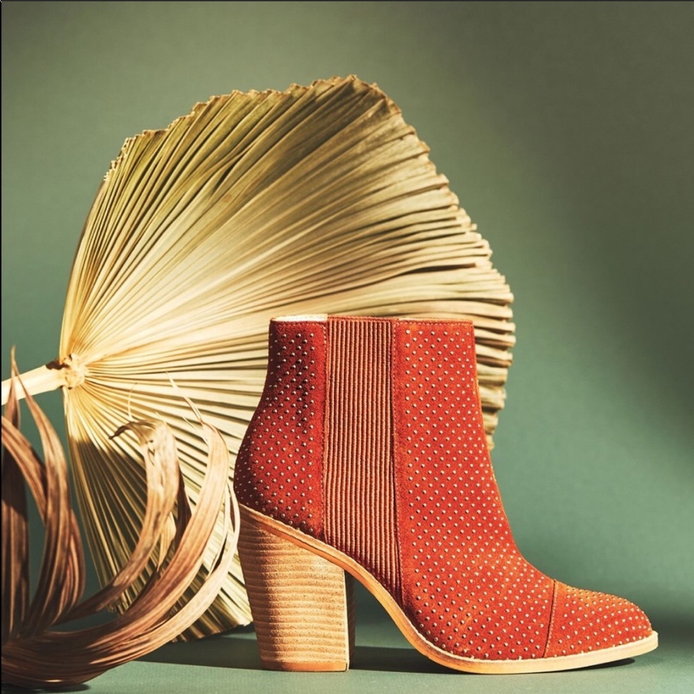NWOT Anthropologie Suede Rust Studded Booties
